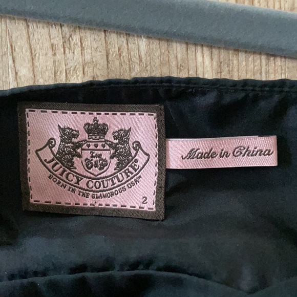 Juicy Couture size 2 , black with feathers 🪶 hem - Picture 5 of 8